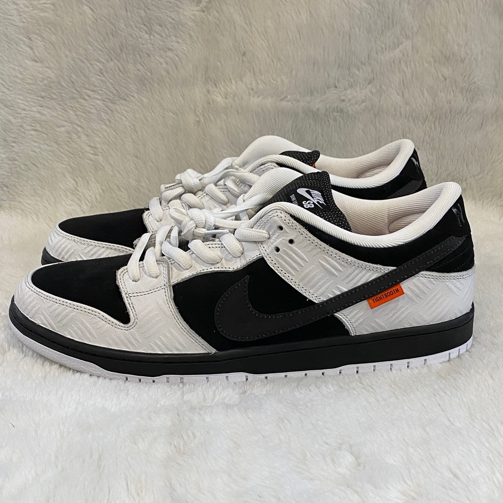 Nike SB Dunk Low Pro TIGHTBOOTH  Sneakers.